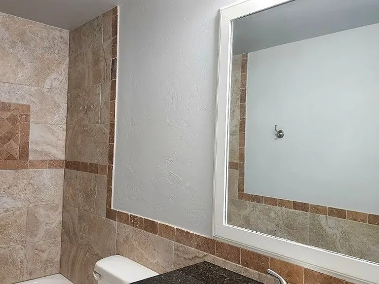 Campbell St Duplex — Photo 27