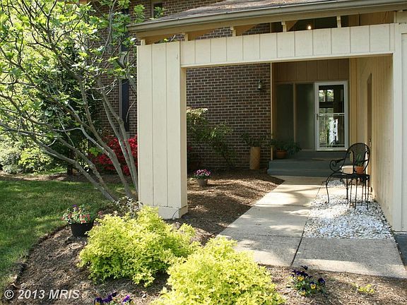 2nd image of 10520 Acacia Ln