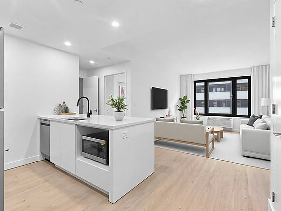 3rd image of 827 Sterling Pl #6A
