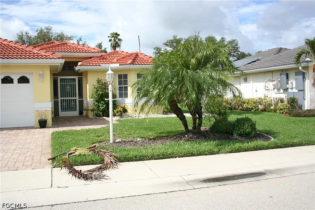 2 bed, 2.0 bath, 1229 sqft, $4,000 — Photo 2