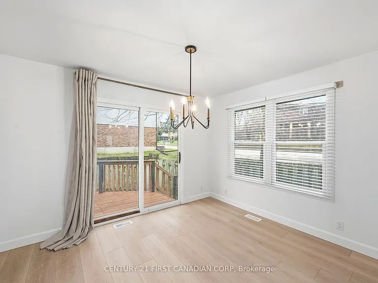 1326 Commissioners Rd W — Photo 9