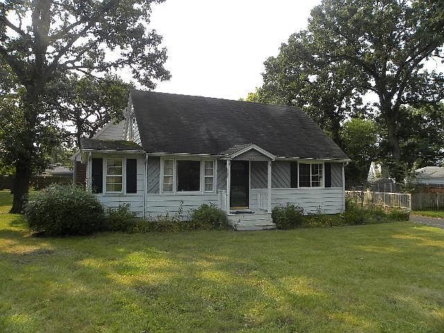 1st image of 25205 W Lincoln Dr