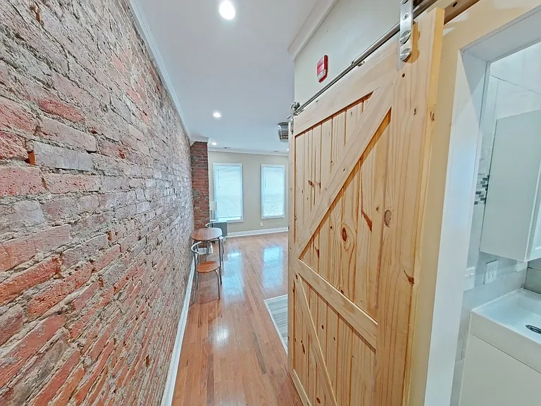 122 N 53rd St — Photo 2