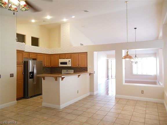 4th image of 1708 Delaney Creek Ln