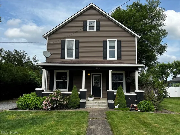 1469 Roanoke Ave, Uhrichsville, OH 44683
