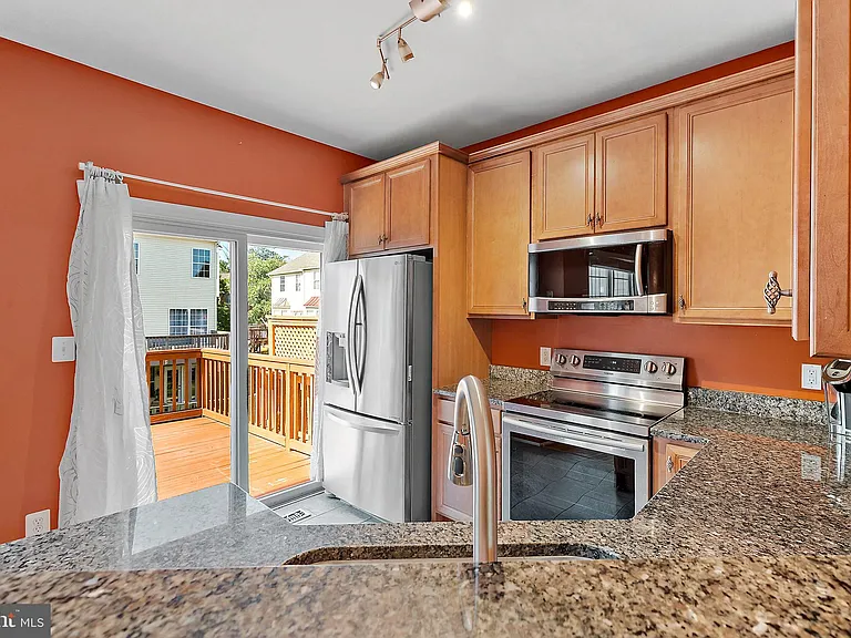 13129 Englishwood Ln — Photo 12