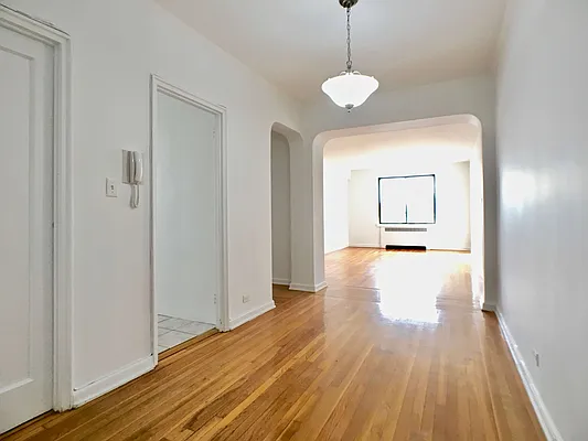 Rented by Compass | media 18