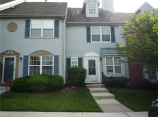 19 Colleen Ct, Kendall Park, NJ 08824
