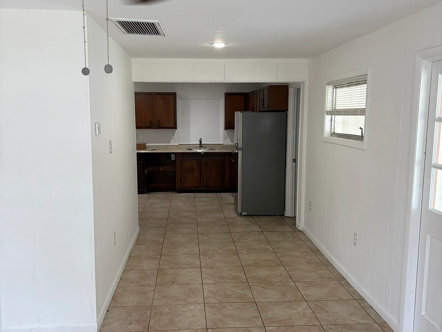 4 bed, 1264 sqft, $2,350 — Photo 3