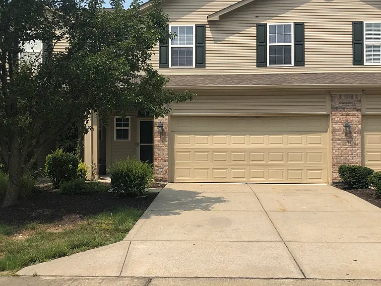 2424 Boyer Ln — Photo 2