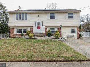 17 Cypress Rd, Burlington, NJ 08016