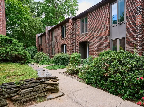 4 Chadwick Ct Unit 4, Amherst, MA 01002