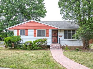 26 Hicksville Rd, Westbury, NY 11590