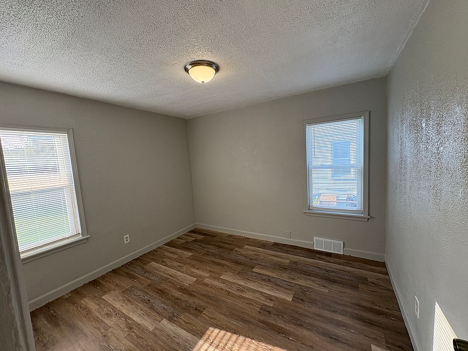 1st image of 28319 Hillview St