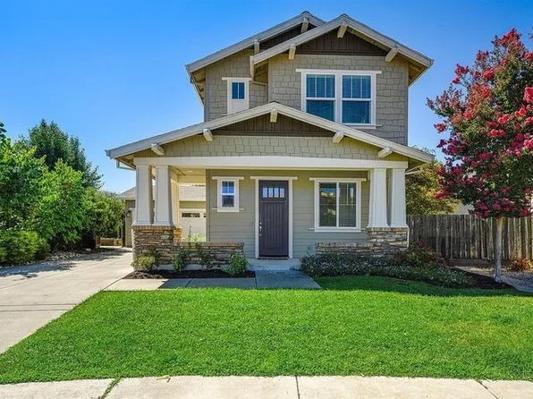2040 Autumn Walk Dr, Santa Rosa, CA 95403