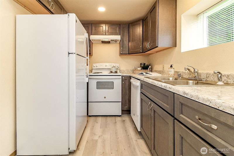 5th image of 105 S 70th Street
