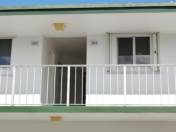 2nd image of 10 Garden St APT 204S
