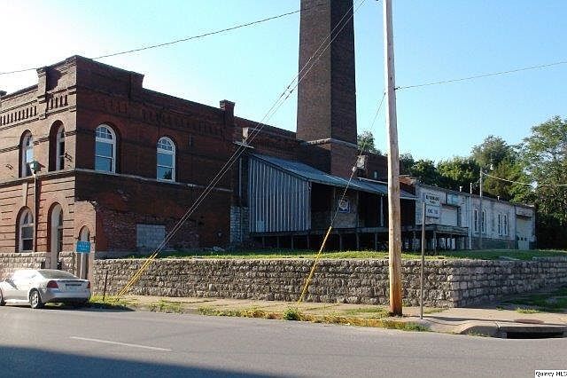 Home for Sale in Quincy, IL $155,000