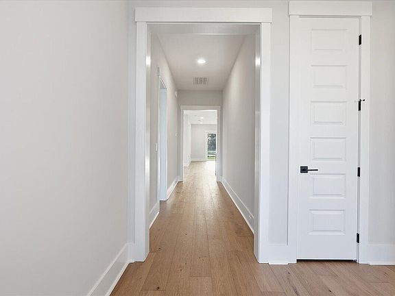 2nd image of 727 Gentle Wind
