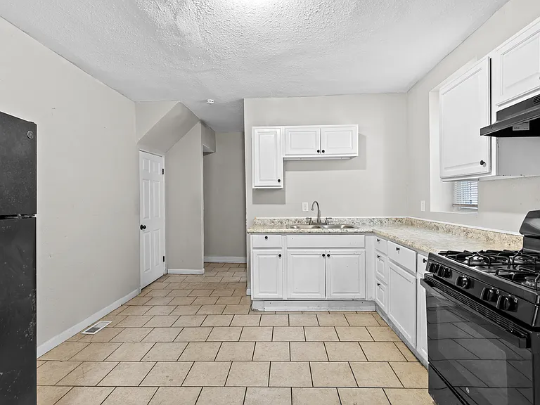 2833 Miami St — Photo 26