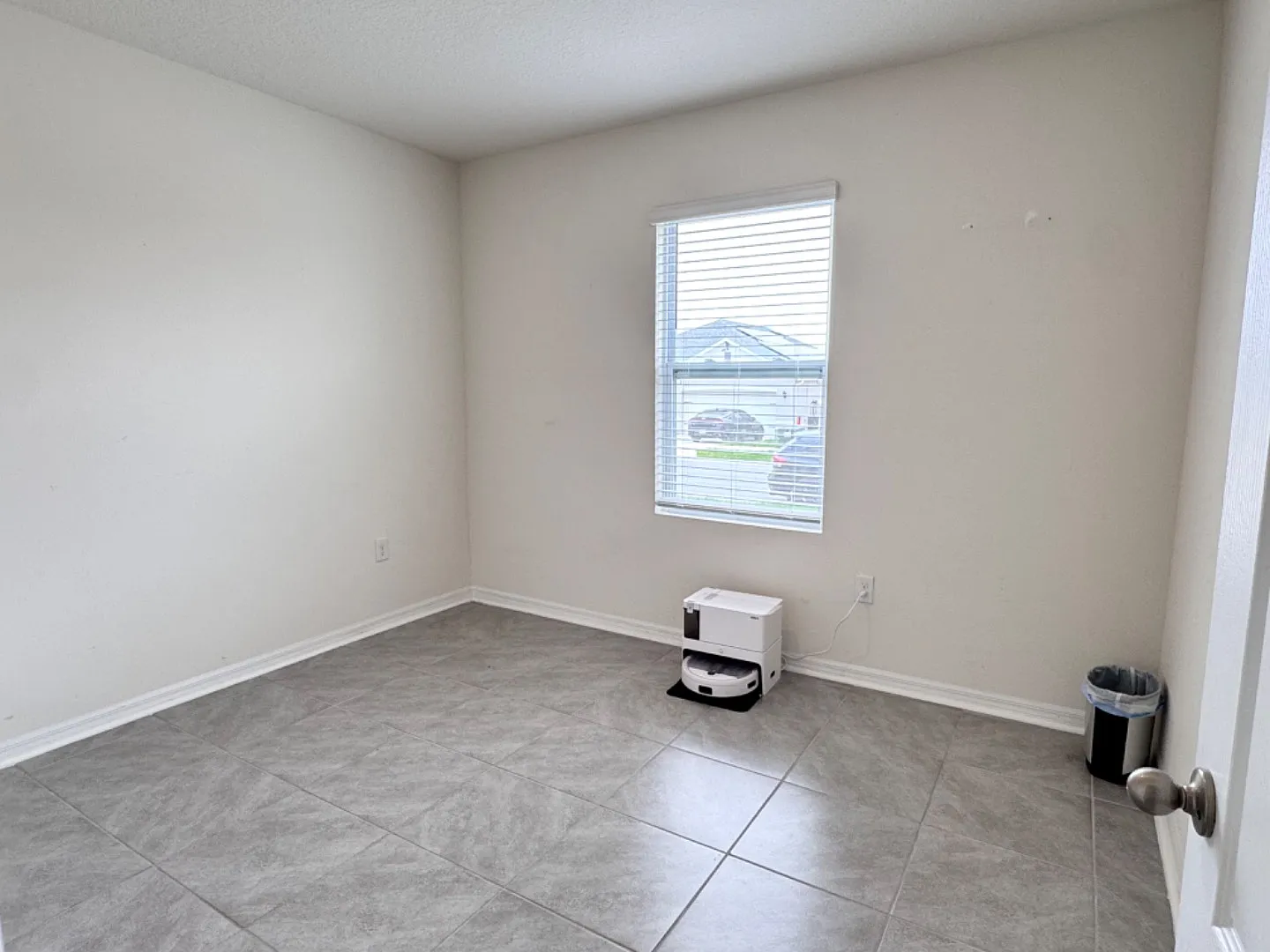 325 Meadowbrook Blvd — Photo 4