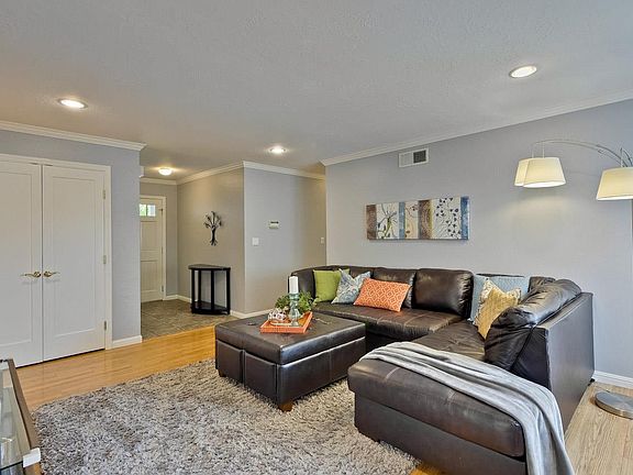 5th image of 4760 Corrales Dr