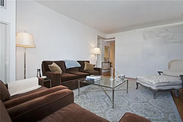 Rented by R New York | media 28