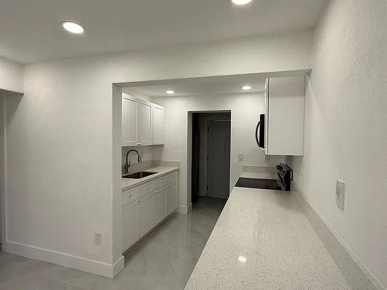 4400 SW 36th St — Photo 7