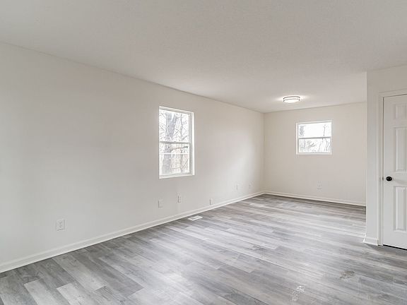 2nd image of 724 Sylvan Ave