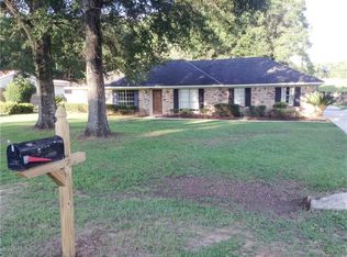 2880 Charmingdale Dr E, Mobile, AL 36618
