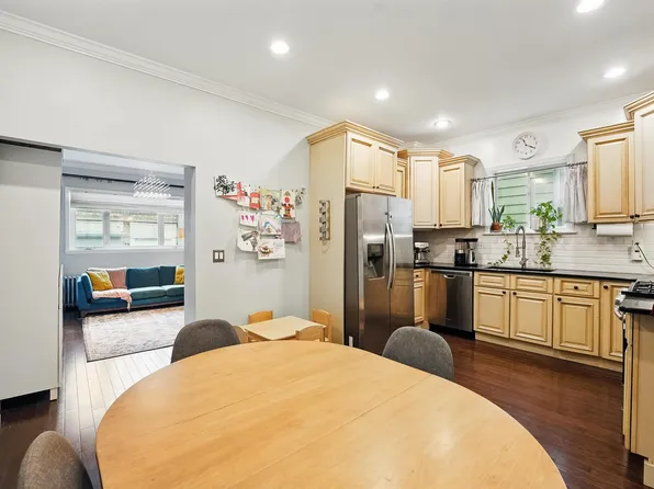 106 Griffith Street image 9 of 40