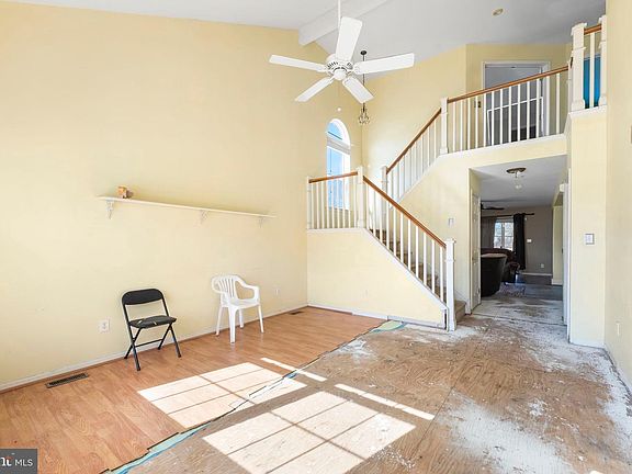5th image of 659 Warren Dr