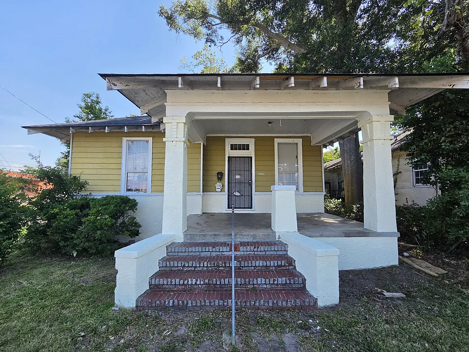 1520 Central Ave