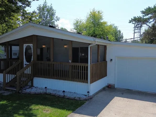1805 Briarcrest Dr, Pt Clinton, OH 43452