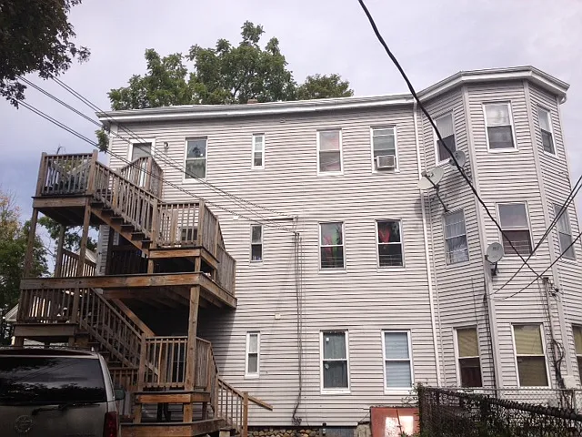 4 bed, 1000 sqft, $2,999 — Photo 1