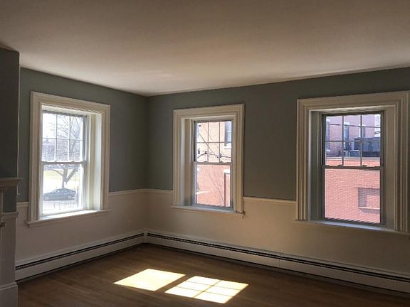 4th image of 4 Briggs St #1