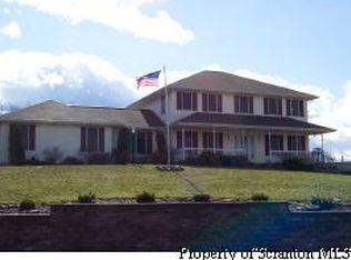 1306 Mountain Laurel Dr, Scranton, PA 18505