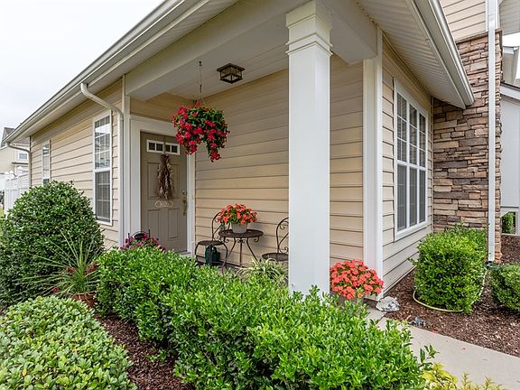 2nd image of 8020 Willow Branch Dr