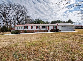 545 Billy Fitts Rd, Siler City, NC 27344