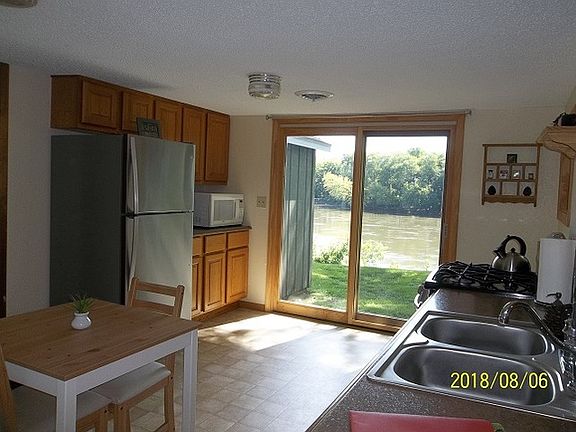 5th image of 104 1st St E