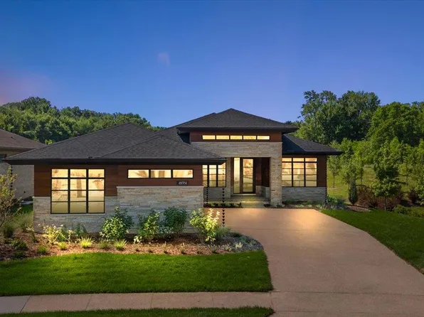 49351 Villa Ct, Novi, MI 48374