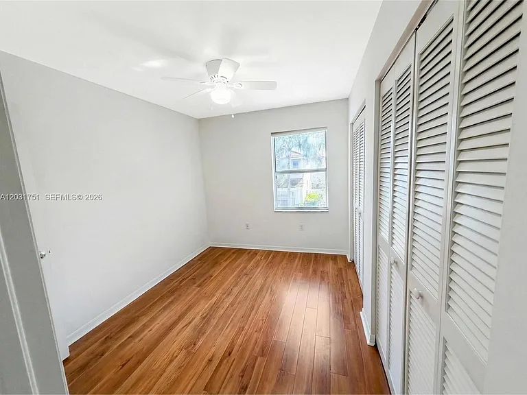 1145 W Lake St — Photo 27