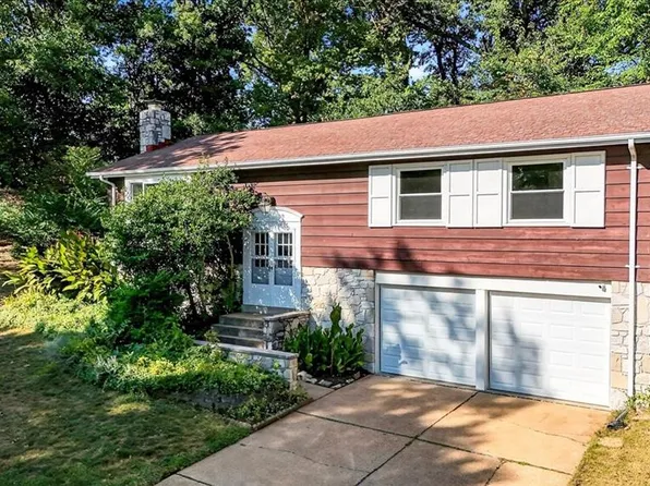 822 Country Stone Dr, Ballwin, MO 63021