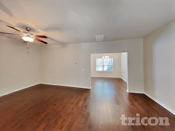 3rd image of 139 Hickory Station Ln