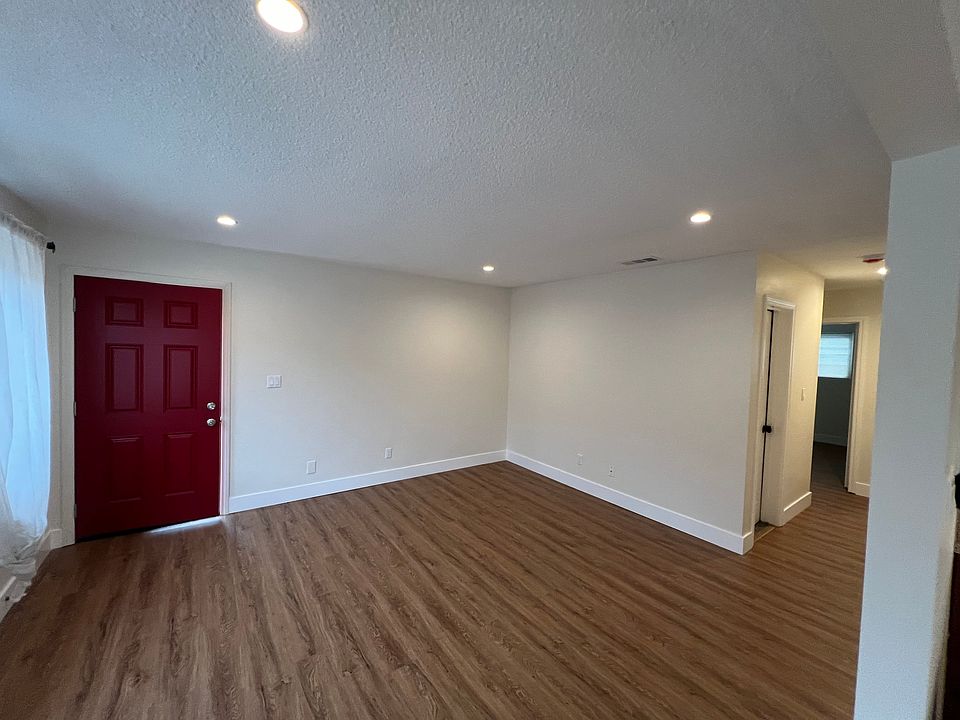 1st image of 4325 W 135th St #C
