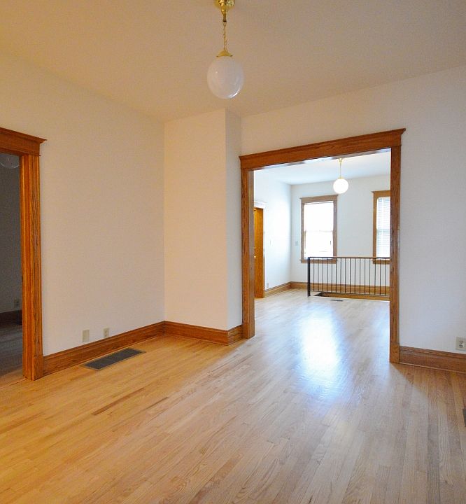 1st image of 1733 N Sheffield Ave #1