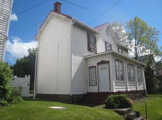 207 W 4th Ave, Derry, PA 15627