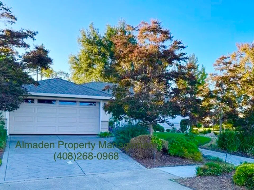 137 Greendale Dr