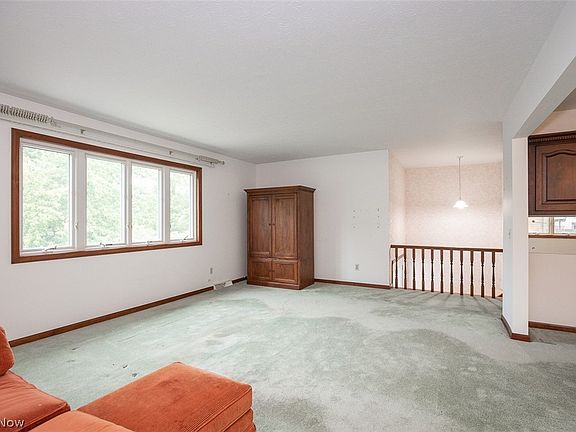 4th image of 5837 Wickfield Dr