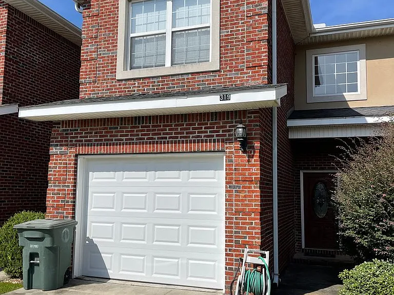 319 Eagle Lndg — Photo 1